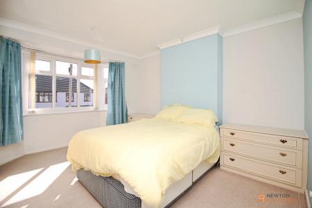 4 bedroom Semi-detached house for sale in Kirloe Avenue, Leicester Forest East, LE3