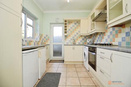 4 bedroom Semi-detached house for sale in Kirloe Avenue, Leicester Forest East, LE3