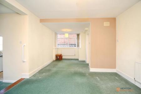 4 bedroom Semi-detached house for sale in Kirloe Avenue, Leicester Forest East, LE3