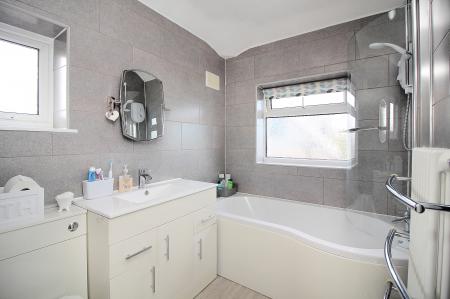 3 bedroom Semi-detached house for sale in Knollgate Close, Birstall, LE4