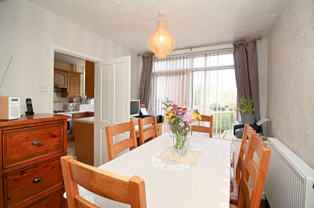 3 bedroom Semi-detached house for sale in Knollgate Close, Birstall, LE4