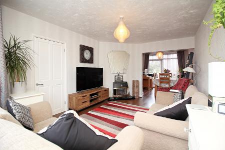 3 bedroom Semi-detached house for sale in Knollgate Close, Birstall, LE4