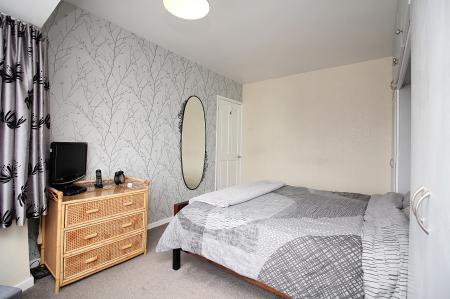 3 bedroom Semi-detached house for sale in Knollgate Close, Birstall, LE4