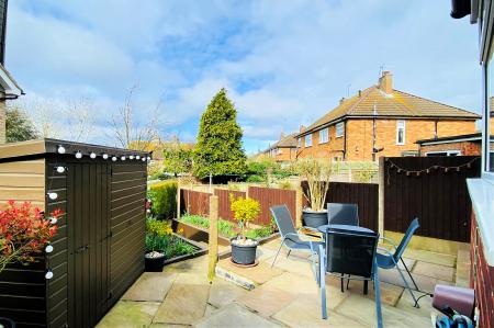 3 bedroom Semi-detached house for sale in Knollgate Close, Birstall, LE4