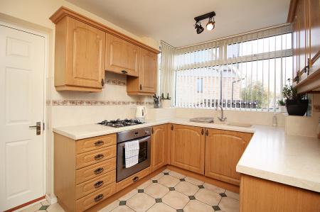 3 bedroom Semi-detached house for sale in Knollgate Close, Birstall, LE4