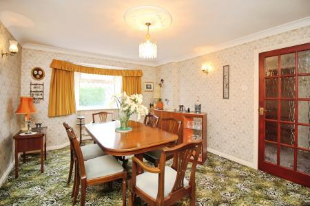 4 bedroom Detached house for sale in Ladysmith Road, Kirby Muxloe, LE9