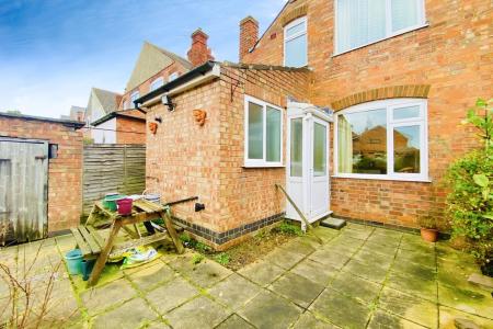 3 bedroom Semi-detached house for sale in Lea Close, Thurmaston, LE4