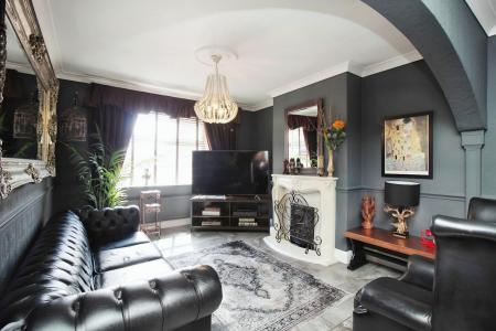 3 bedroom Semi-detached house for sale in Letchworth Road, Leicester, LE3
