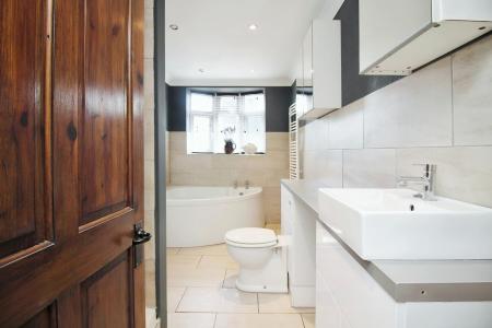 3 bedroom Semi-detached house for sale in Letchworth Road, Leicester, LE3