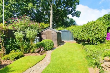 3 bedroom Semi-detached house for sale in Letchworth Road, Leicester, LE3