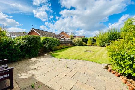 2 bedroom Detached bungalow for sale in Lowland Avenue, Leicester Forest East, LE3