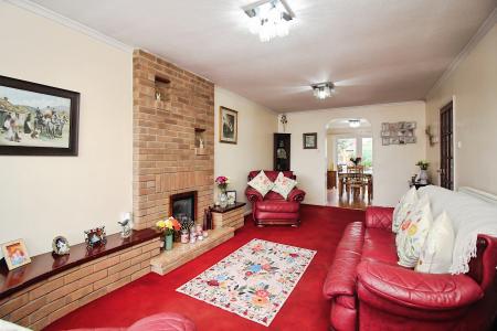 3 bedroom Terraced House for sale in Lyndene Close, Earl Shilton, LE9