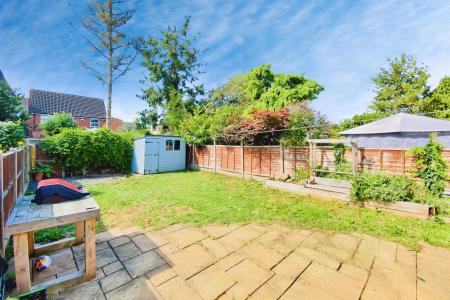 3 bedroom Terraced House for sale in Lyndene Close, Earl Shilton, LE9