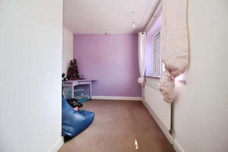 3 bedroom Terraced House for sale in Lyndene Close, Earl Shilton, LE9