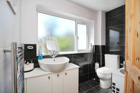 3 bedroom Terraced House for sale in Lyndene Close, Earl Shilton, LE9