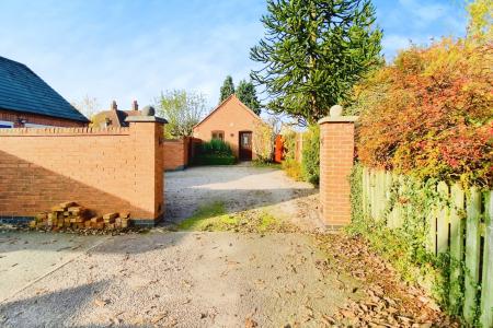 2 bedroom Detached bungalow for sale in Main Street, Kirby Muxloe, LE9