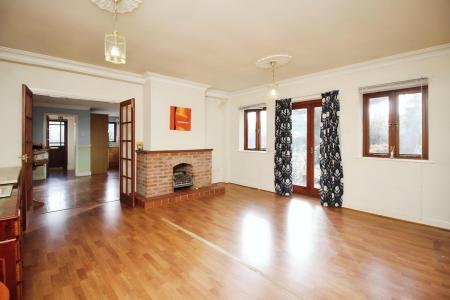 2 bedroom Detached bungalow for sale in Main Street, Kirby Muxloe, LE9