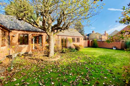 2 bedroom Detached bungalow for sale in Main Street, Kirby Muxloe, LE9