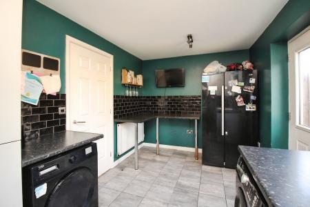 4 bedroom Semi-detached house for sale in Maris Lane, Leicester, LE2