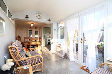 3 bedroom Semi-detached house for sale in Millers Close, Syston, LE7