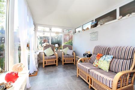 3 bedroom Semi-detached house for sale in Millers Close, Syston, LE7