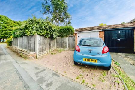 3 bedroom Semi-detached house for sale in Mossdale Road, Braunstone Town, LE3