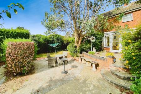 3 bedroom Semi-detached house for sale in Mossdale Road, Braunstone Town, LE3