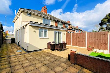 3 bedroom Semi-detached house for sale in Narborough Road South, Braunstone Town, LE3