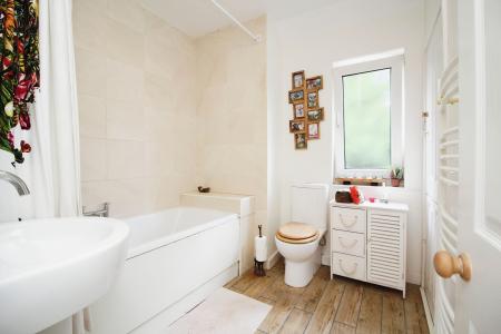 3 bedroom Semi-detached house for sale in Newfields Avenue, Braunstone, LE3