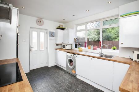 3 bedroom Semi-detached house for sale in Newfields Avenue, Braunstone, LE3