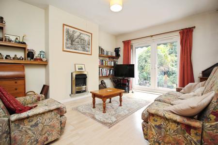 2 bedroom Semi-detached bungalow for sale in Oakcroft Avenue, Kirby Muxloe, LE9