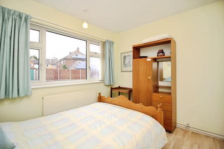 2 bedroom Semi-detached bungalow for sale in Oakcroft Avenue, Kirby Muxloe, LE9