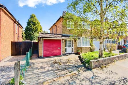 Oakcroft Avenue, Kirby Muxloe, LE9