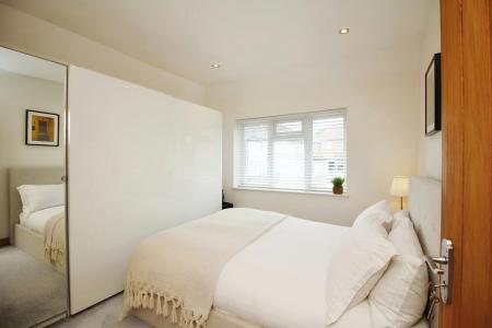 3 bedroom Semi-detached house for sale in Oakthorpe Avenue, Leicester, LE3