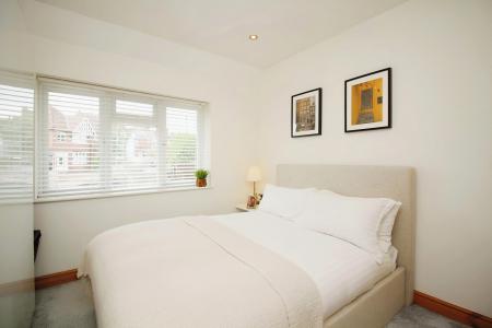 3 bedroom Semi-detached house for sale in Oakthorpe Avenue, Leicester, LE3