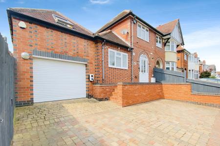 Oakthorpe Avenue, Leicester, LE3