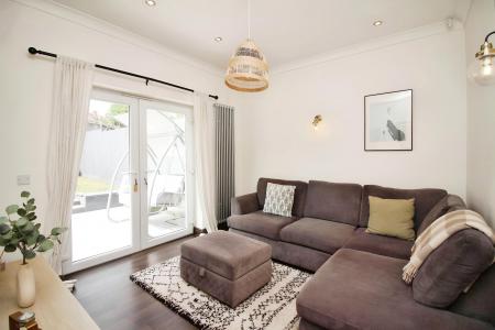 3 bedroom Semi-detached house for sale in Oakthorpe Avenue, Leicester, LE3