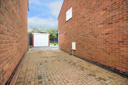 3 bedroom Semi-detached house for sale in Packer Avenue, Leicester Forest East, LE3