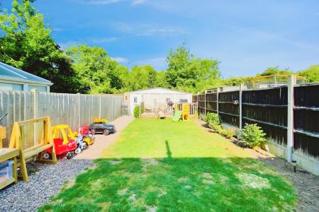 2 bedroom Semi-detached house for sale in Park Drive, Leicester Forest East, LE3