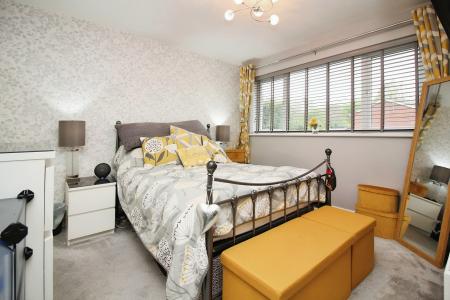 3 bedroom End of terrace house for sale in Park Rise, Leicester, LE3