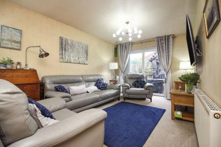 3 bedroom End of terrace house for sale in Park Rise, Leicester, LE3