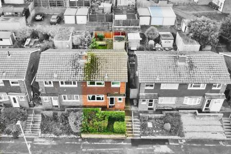 3 bedroom Semi-detached house for sale in Park Rise, Leicester, LE3