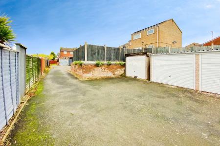 3 bedroom Semi-detached house for sale in Park Rise, Leicester, LE3