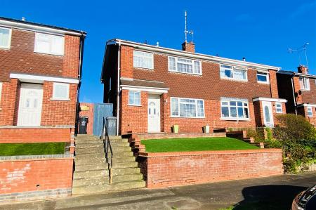 3 bedroom Semi-detached house for sale in Park Rise, Leicester, LE3
