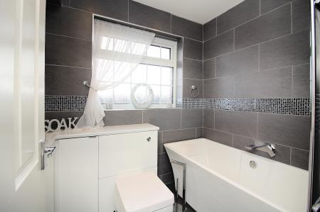 3 bedroom Semi-detached house for sale in Park Rise, Leicester, LE3