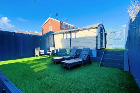 3 bedroom Semi-detached house for sale in Park Rise, Leicester, LE3