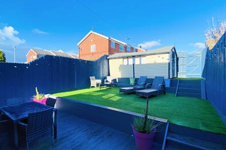 3 bedroom Semi-detached house for sale in Park Rise, Leicester, LE3