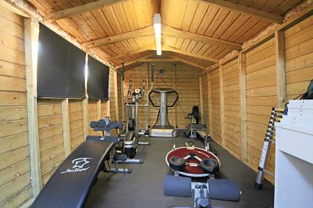 3 bedroom Semi-detached house for sale in Park Rise, Leicester, LE3