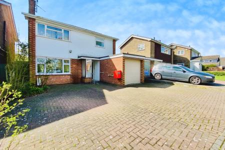 3 bedroom Detached house for sale in Park View, Leicester, LE3