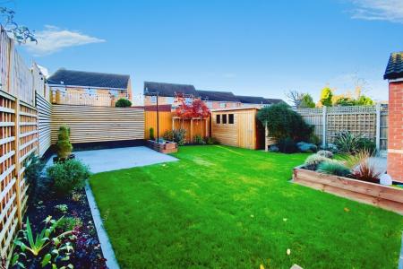 4 bedroom Detached house for sale in Petunia Close, Leicester Forest East, LE3